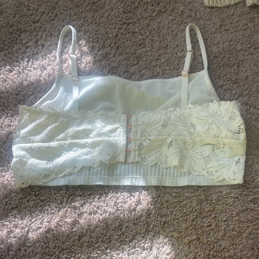 Lace mesh, aerie crop top!